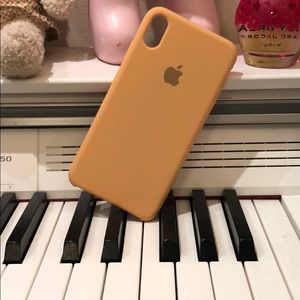 Tan / Brown Apple iPhone XS Max Case